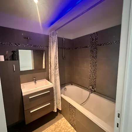 Appartamnet 3 Bedroom + Living Apartment