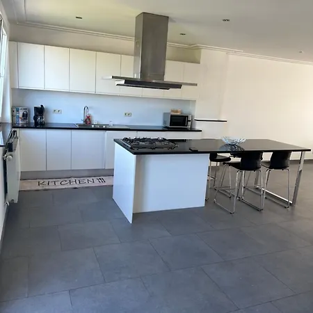 Apartment Appartamnet 3 Bedroom + Living